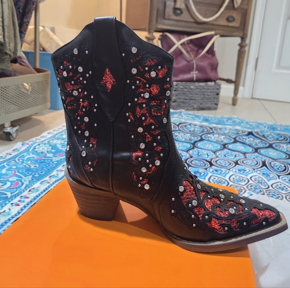 Black and Redd Cowgirl Ankle Boots - Picture 7 of 7